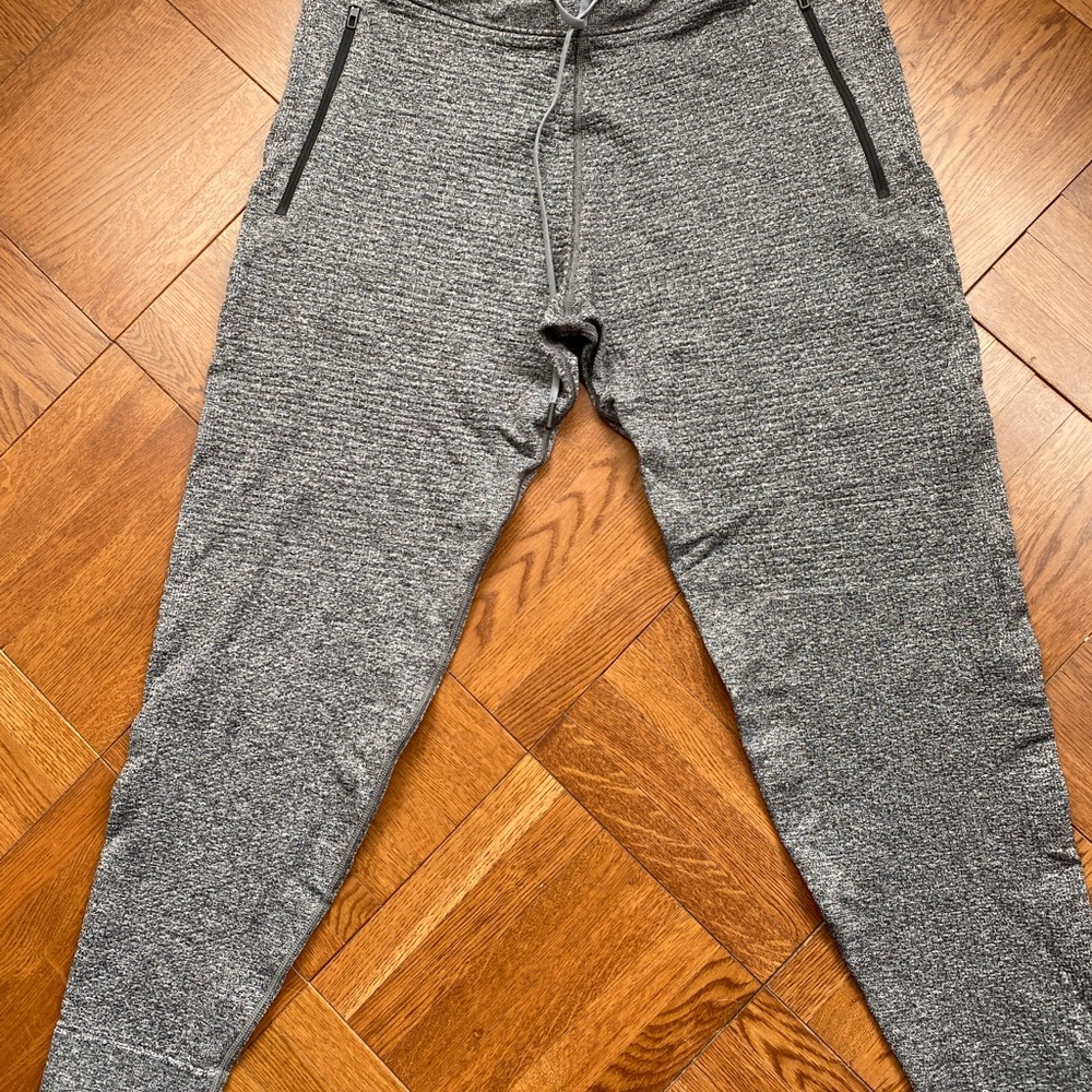 Lululemon engineered warmth jogger